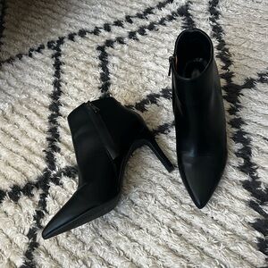 French Connection Sleek Black Ankle Booties Sz9